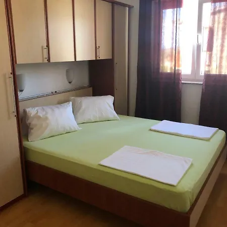 Nikolina Novi Vinodolski