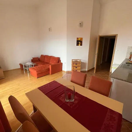 Nikolina Apartment *
